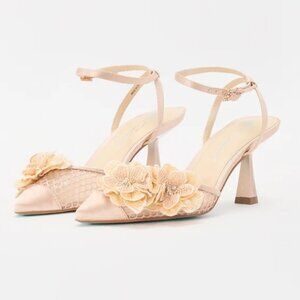 NEW BETSEY JOHNSON Susie Embellished Heels in Blush 825 3m7